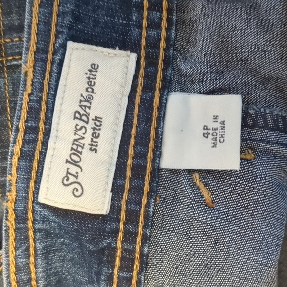 ST. JOHN'S BAY Petite Stretch Jean Skort - 4P - Picture 4 of 6